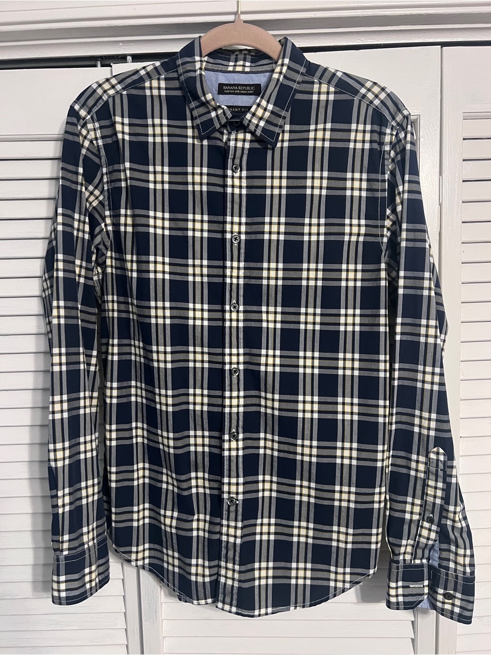 Banana Republic Men’s Navy and White Plaid Button-Down Shirt